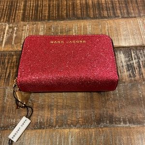 Marc Jacob’s wallet. NWT and all packing inside.